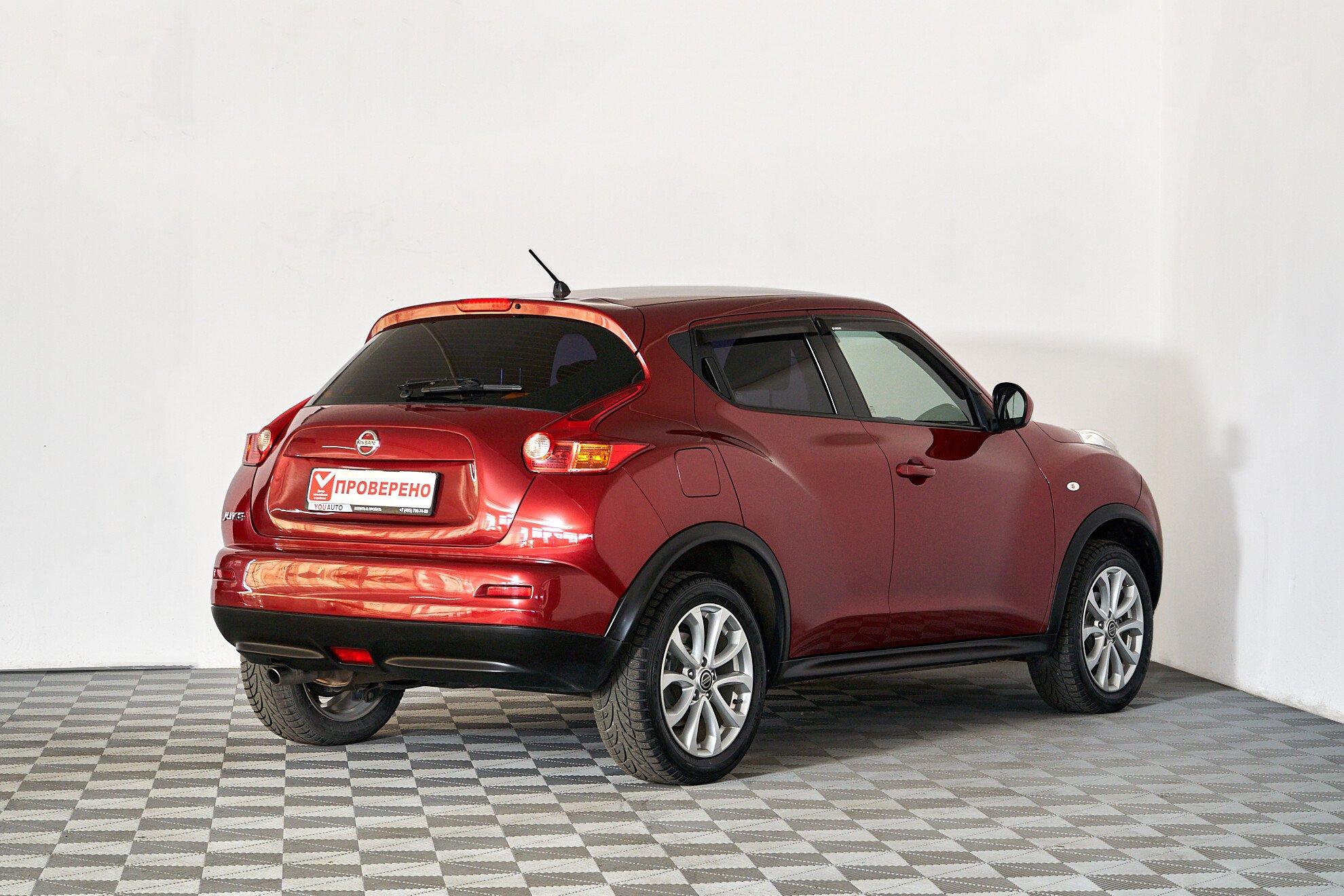 Nissan Juke 2014, красный