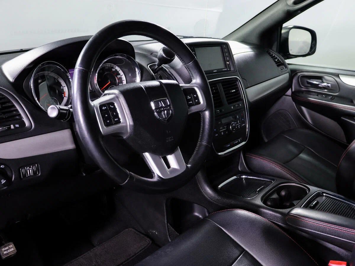Dodge Caravan 2013, серый