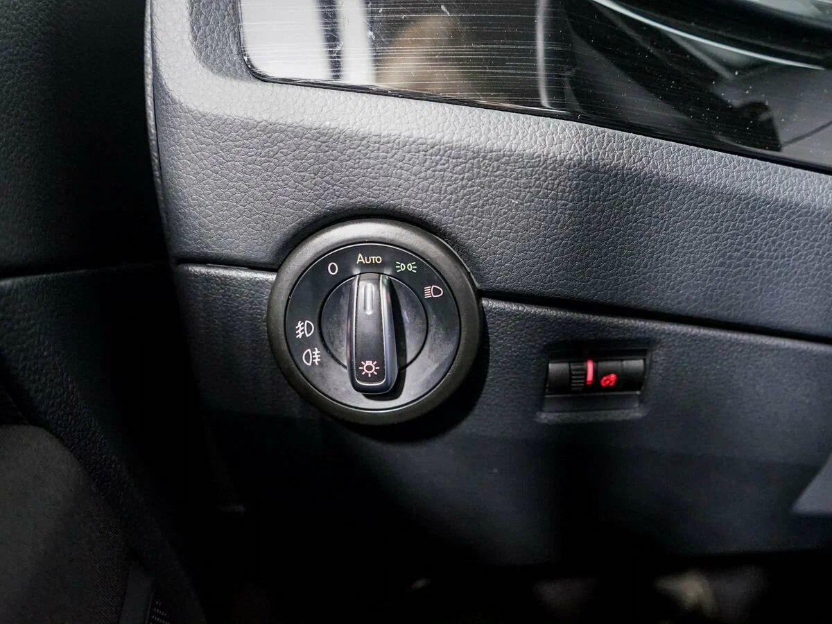 Volkswagen Multivan 2016, черный