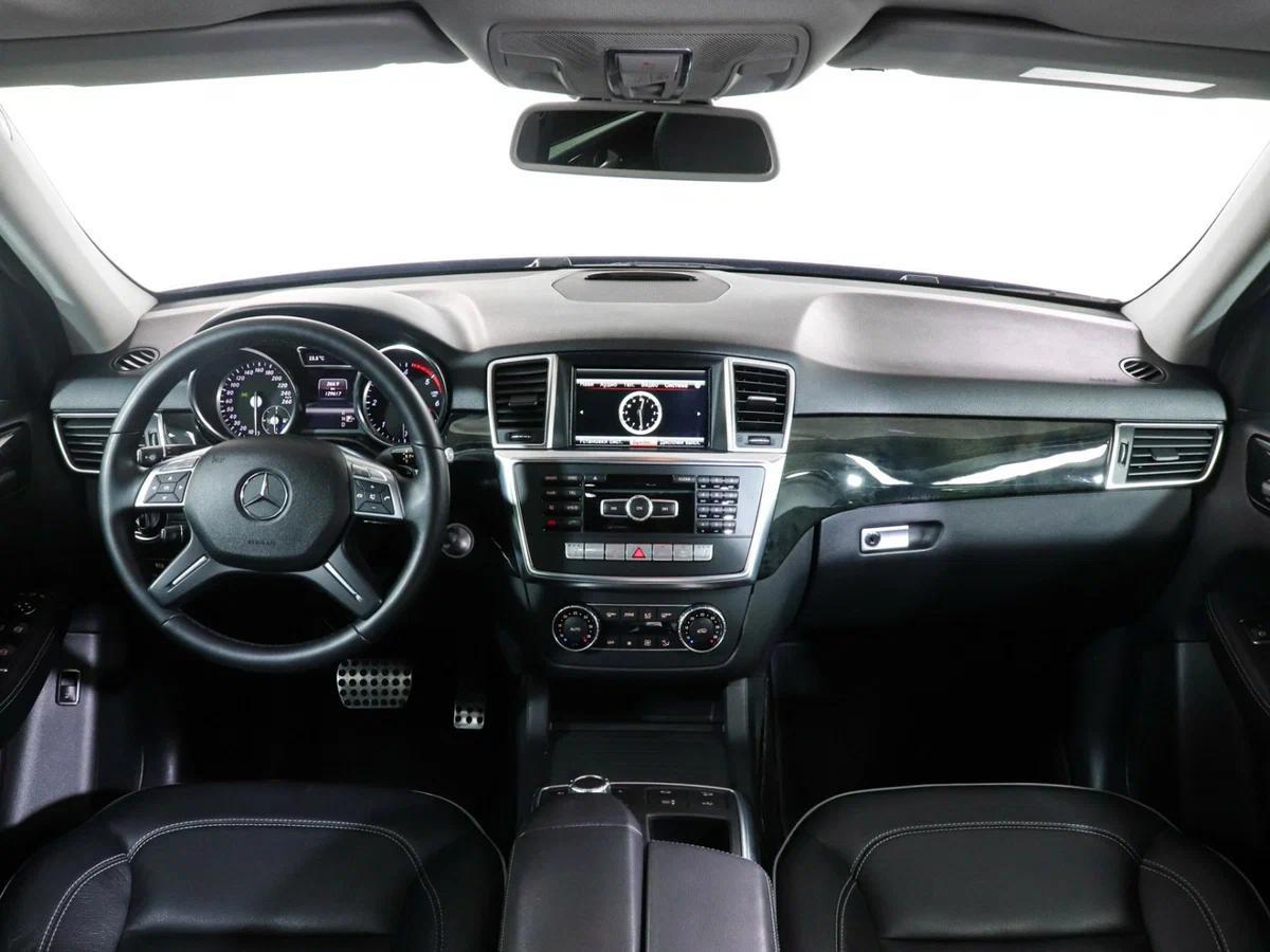 Mercedes-Benz M-Класс 2012, черный