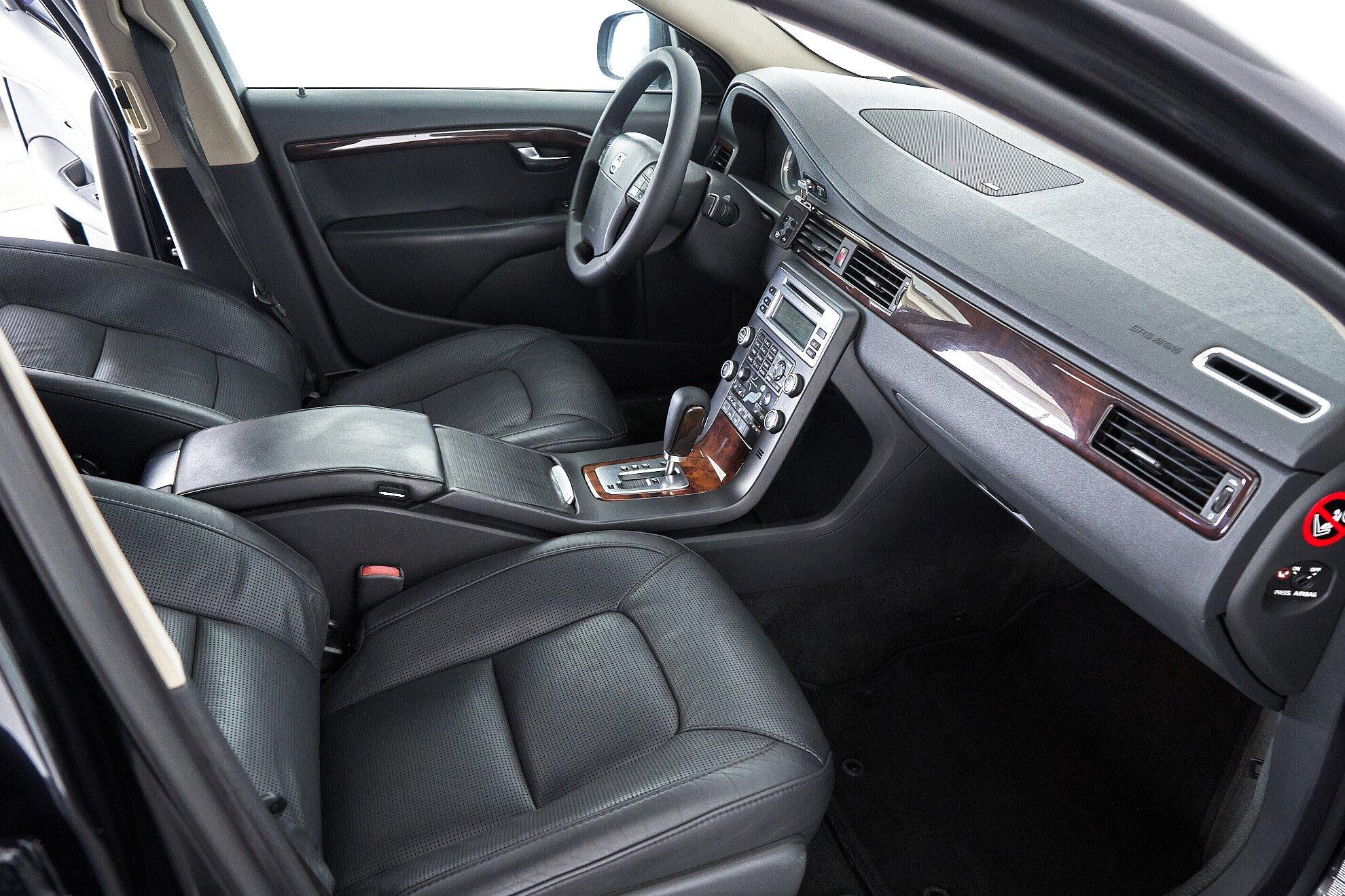 Volvo S80 2009, черный