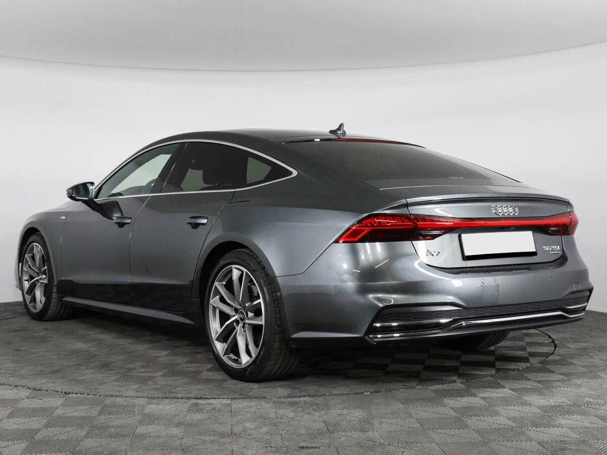 Audi A7 2021, серый