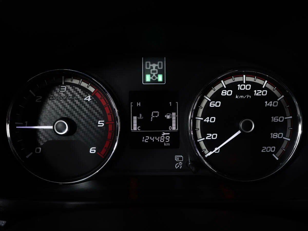 Mitsubishi L200 2017, синий