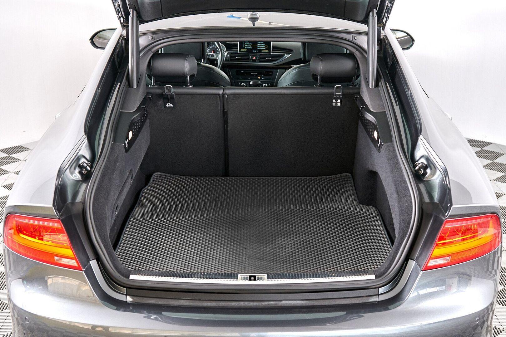 Audi A7 2013, серый