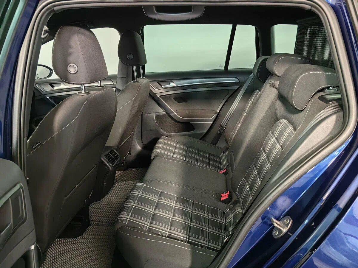 Volkswagen Golf 2019, синий