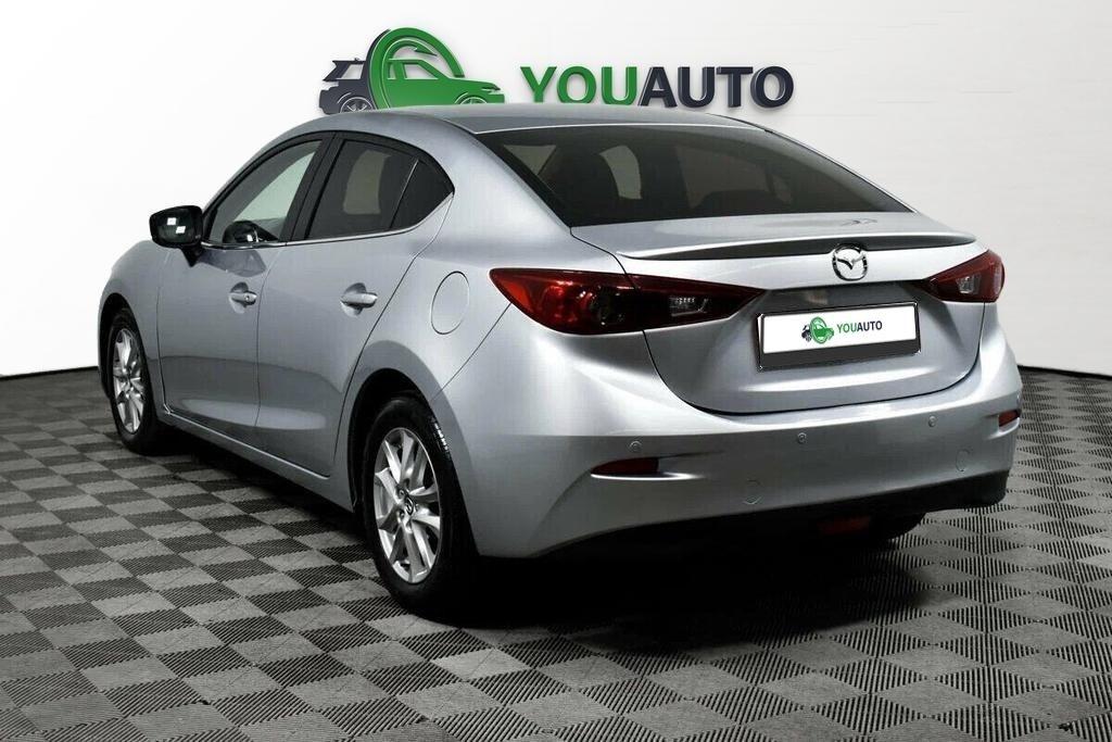 Mazda 3 2018, серебряный