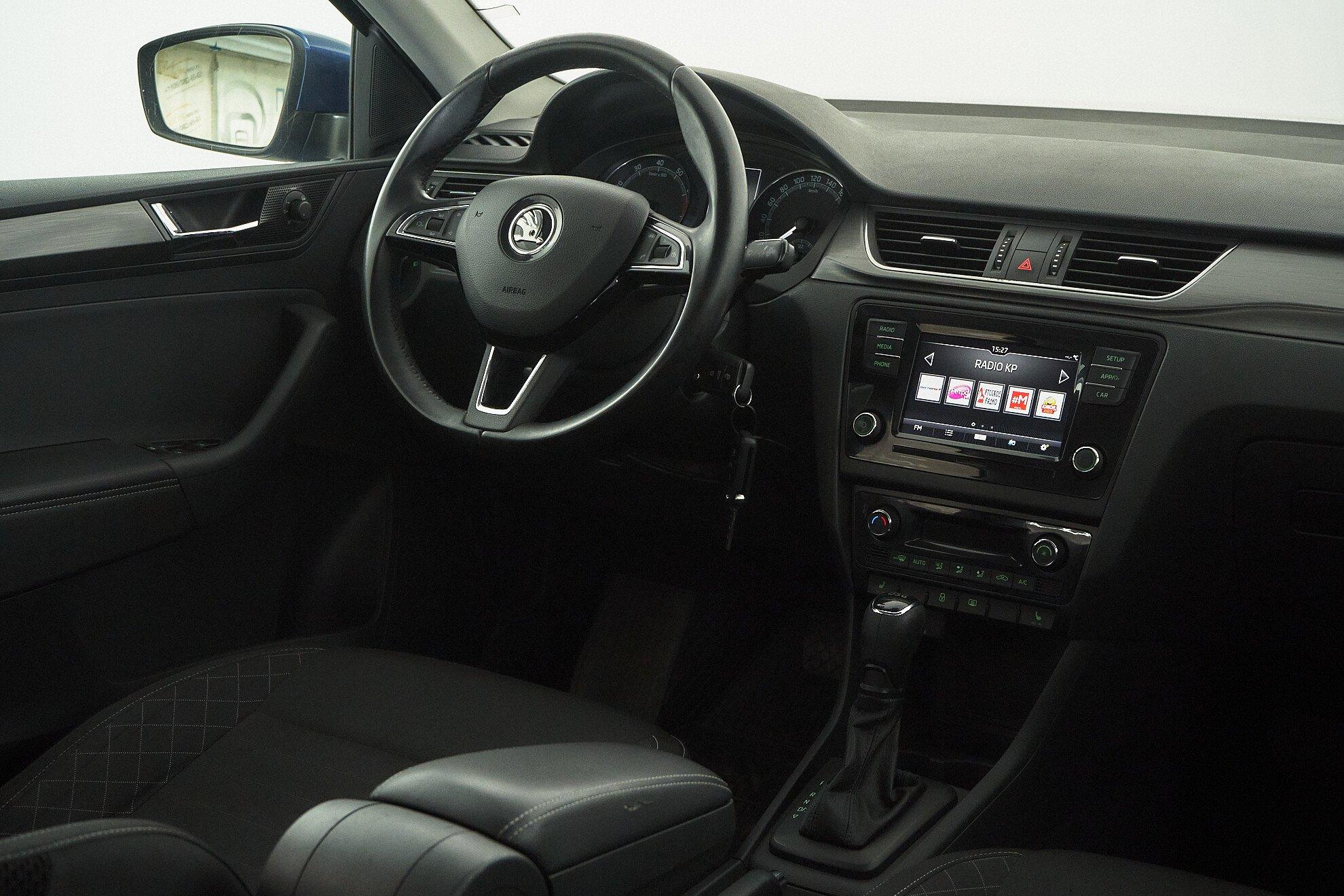 Skoda Rapid 2017, синий