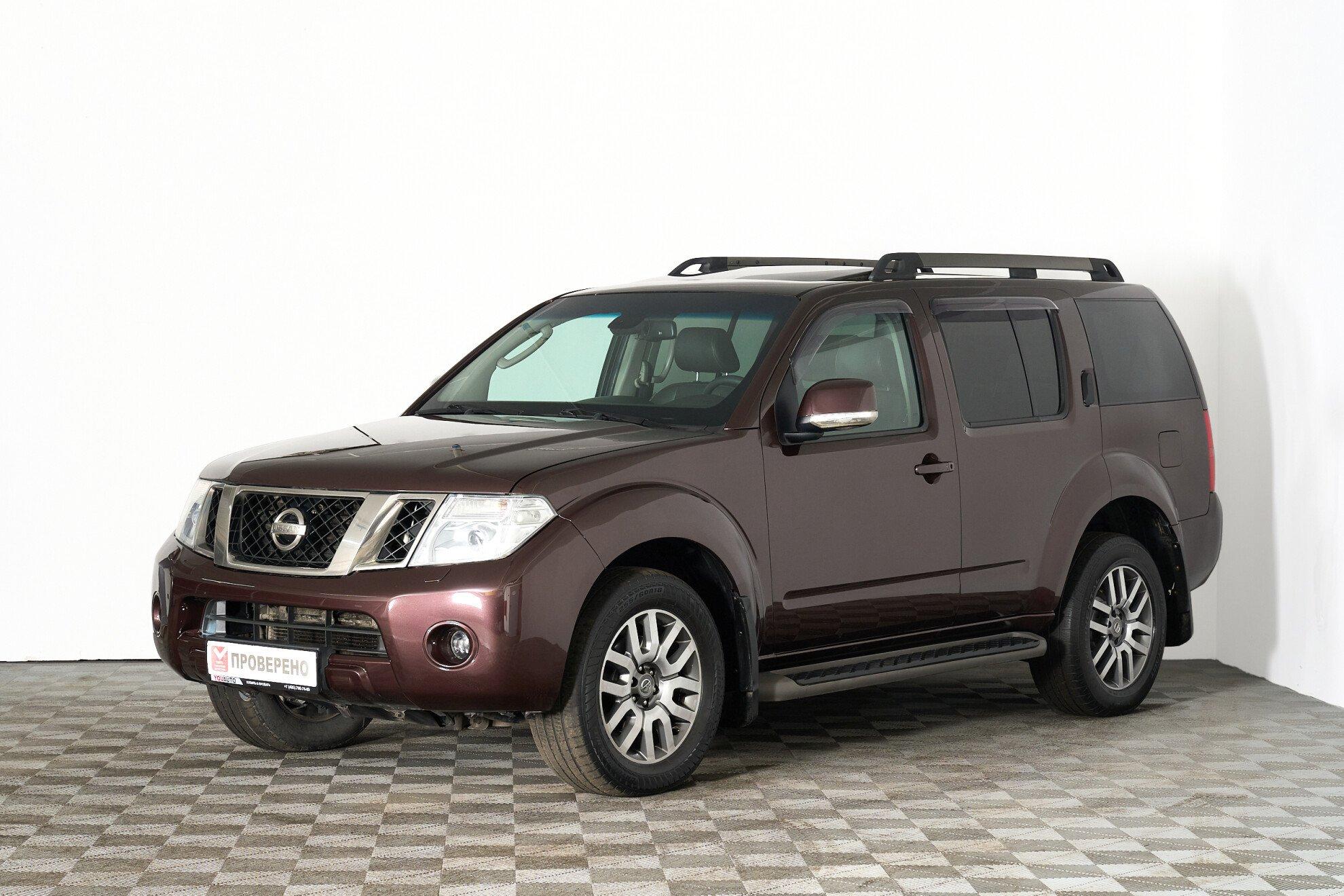 Nissan Pathfinder 2011, пурпурный