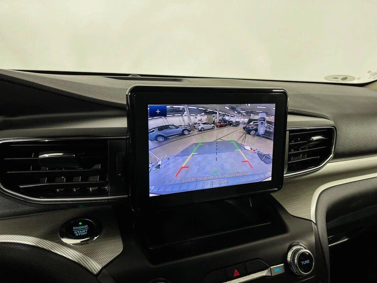 Ford Explorer 2022, серебряный