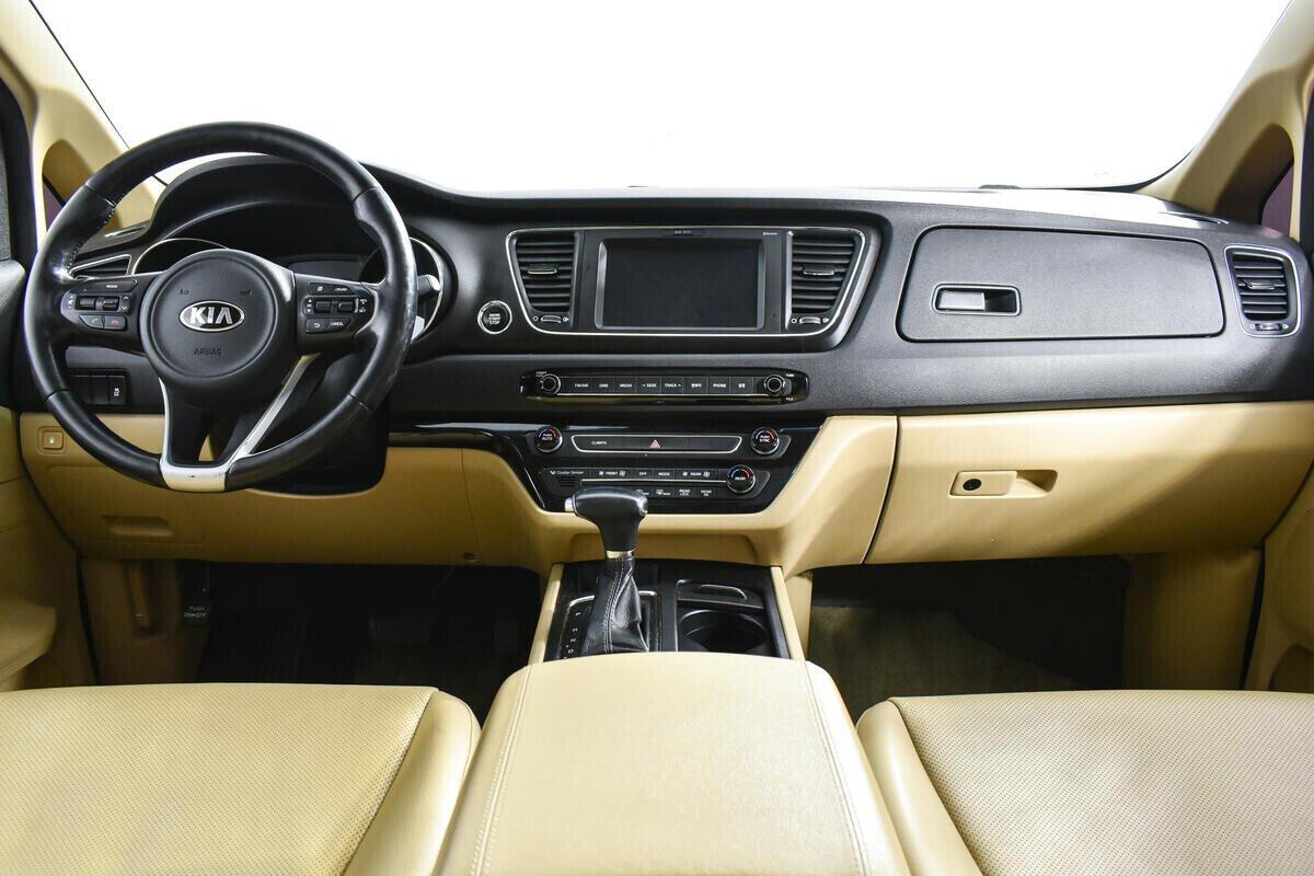 Kia Carnival 2018, черный