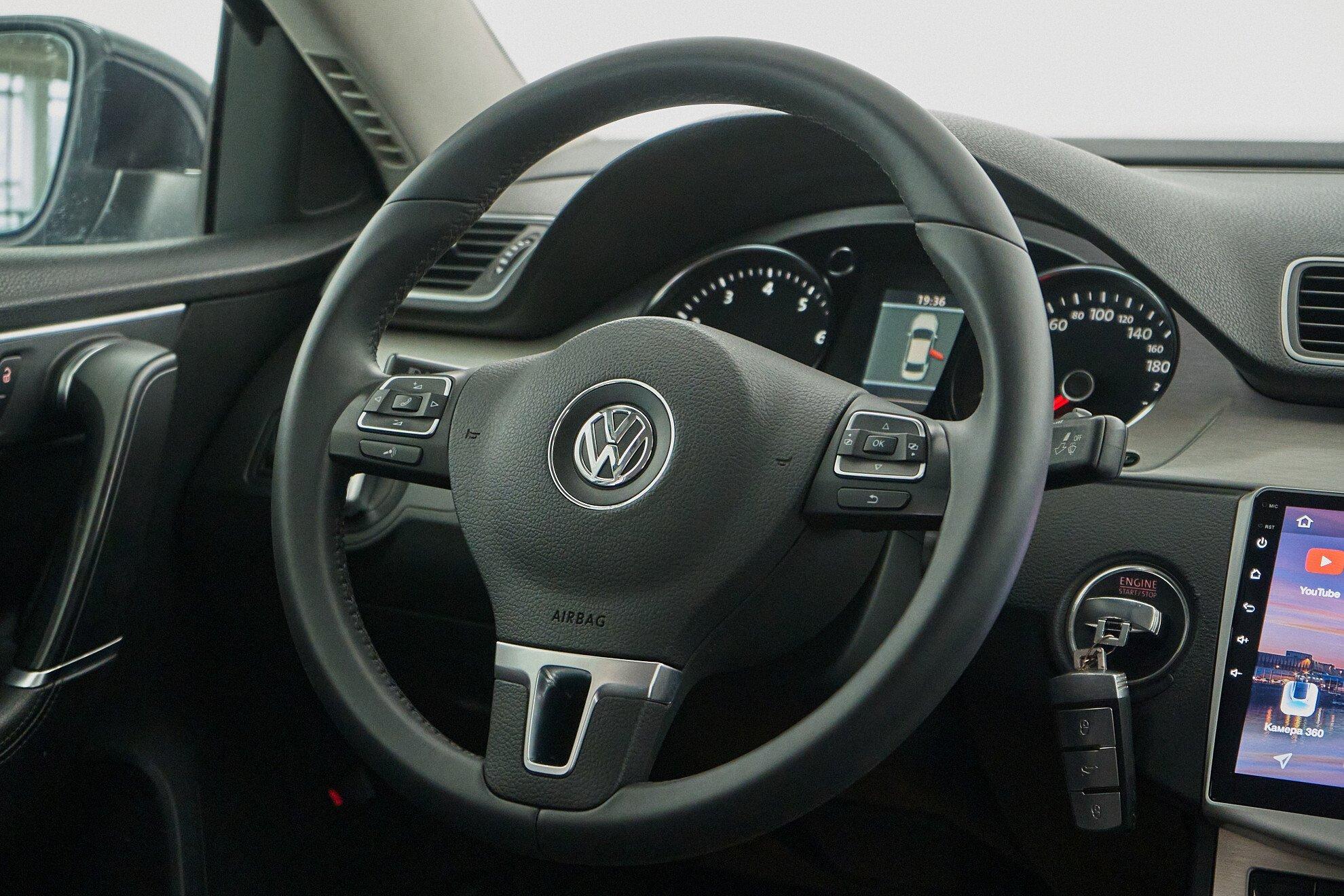 Volkswagen Passat 2013, черный