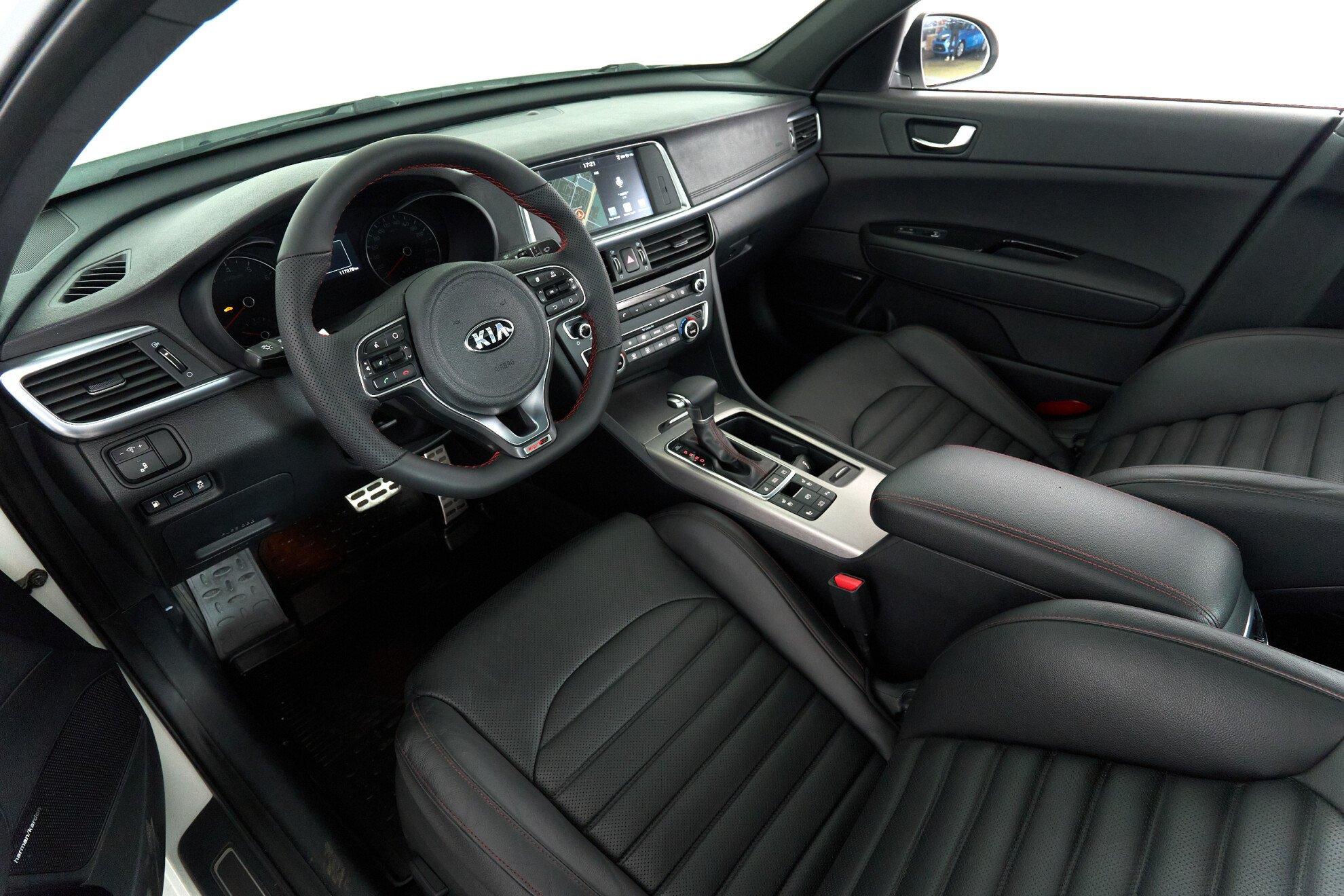 Kia Optima 2017, белый