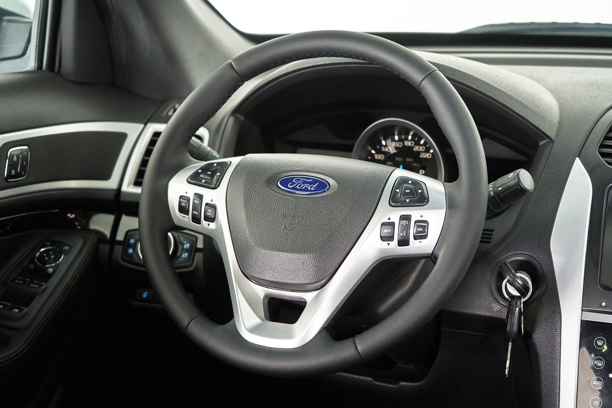Ford Explorer 2014, белый