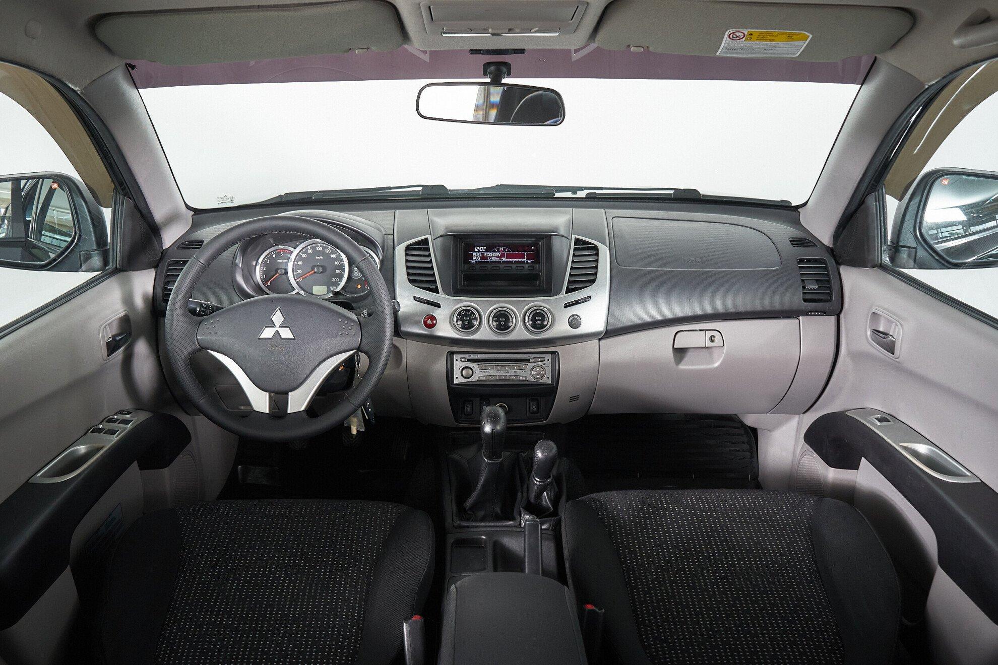Mitsubishi L200 2014, черный