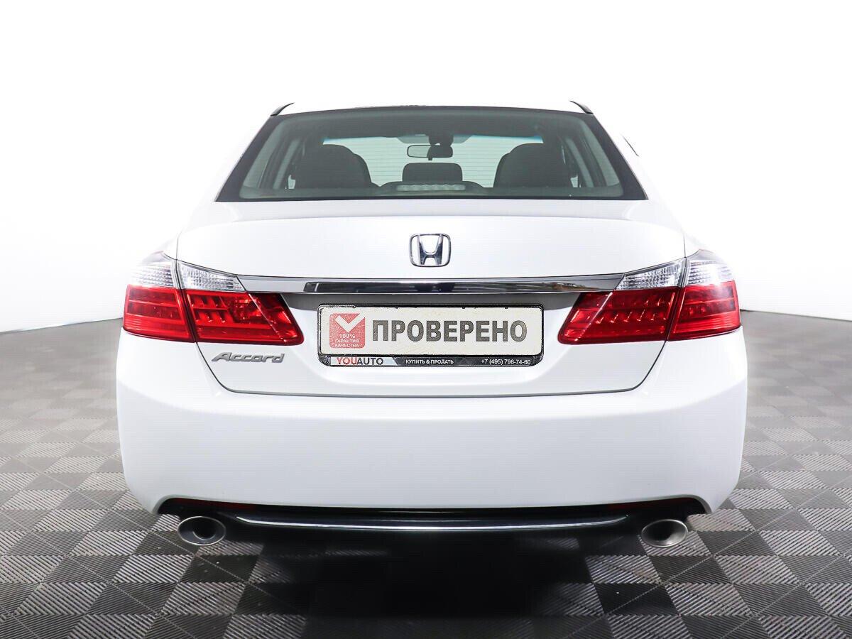 Honda Accord 2014, белый