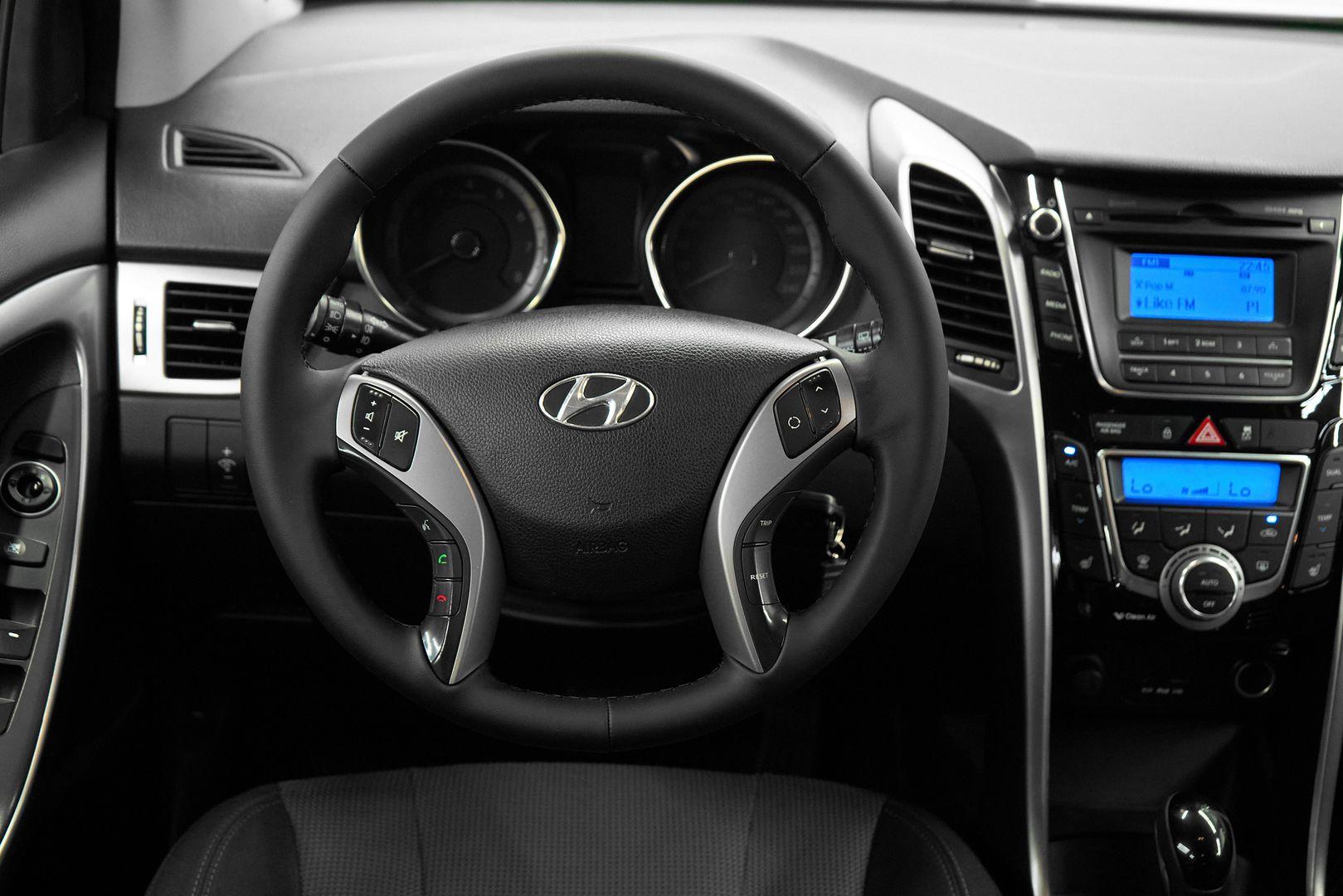 Hyundai i30 2012, белый