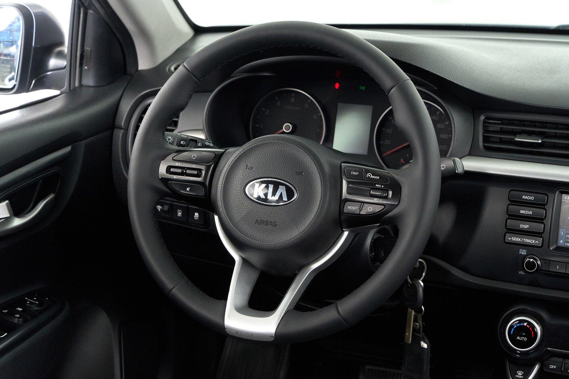Kia Rio 2018, серый