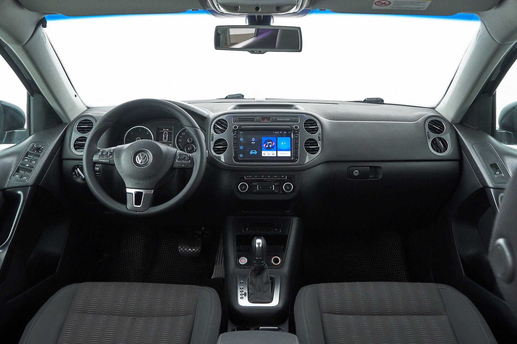 Volkswagen Tiguan 2012, черный