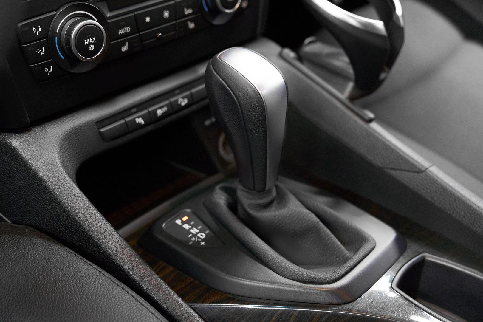 BMW X1 2010, серый