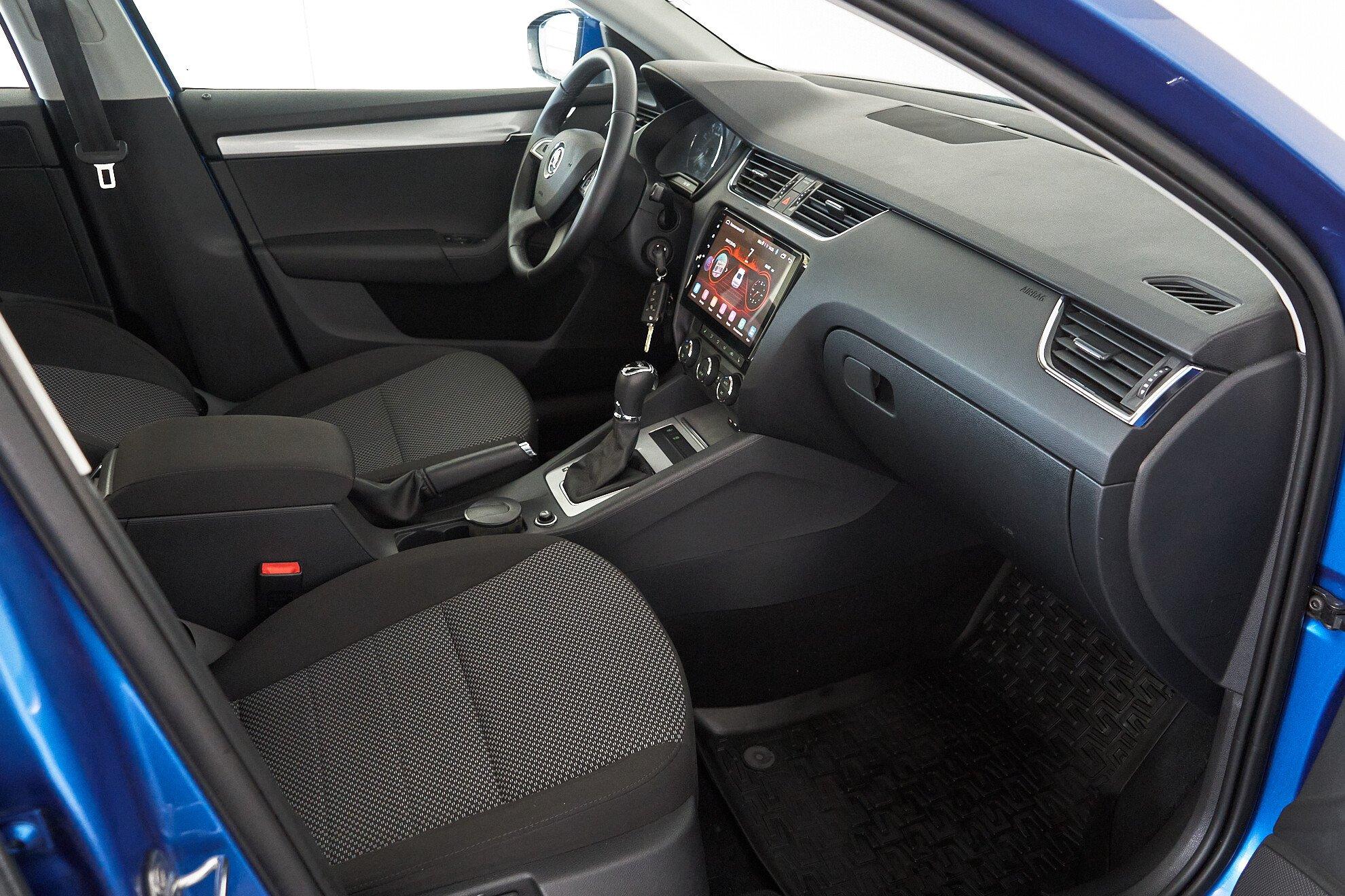 Skoda Octavia 2016, синий