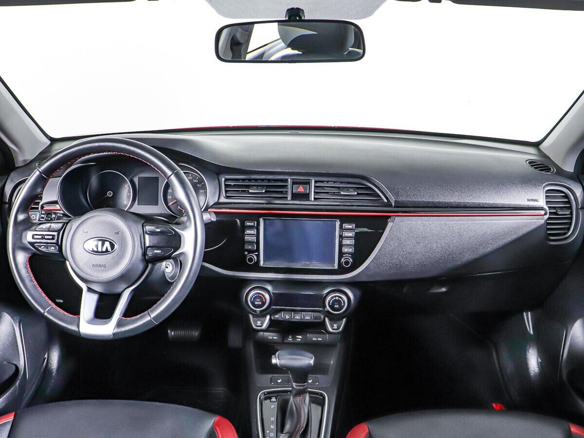 Kia Rio 2020, красный