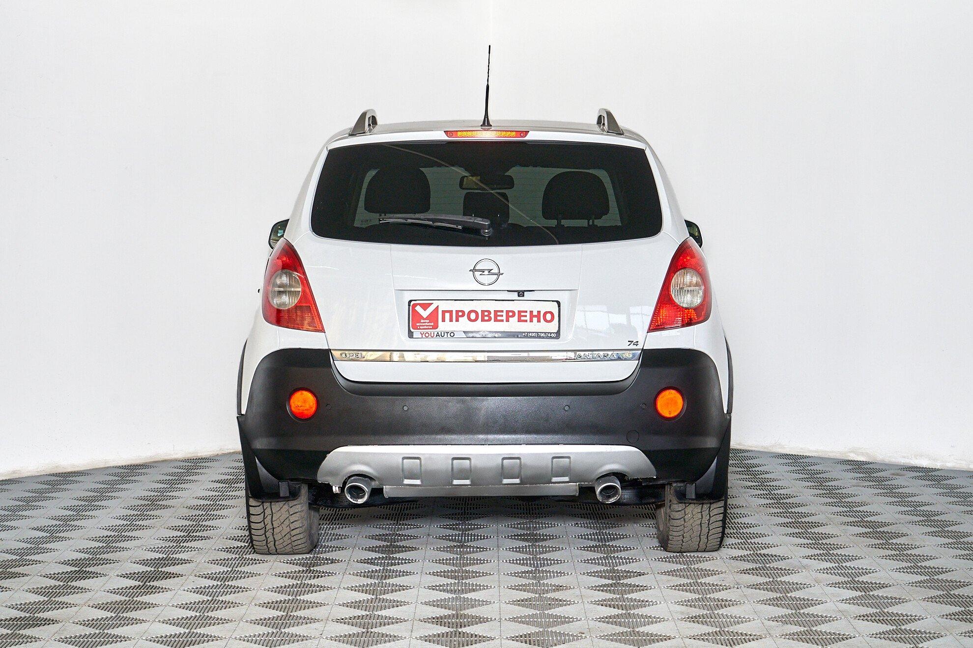 Opel Antara 2011, белый