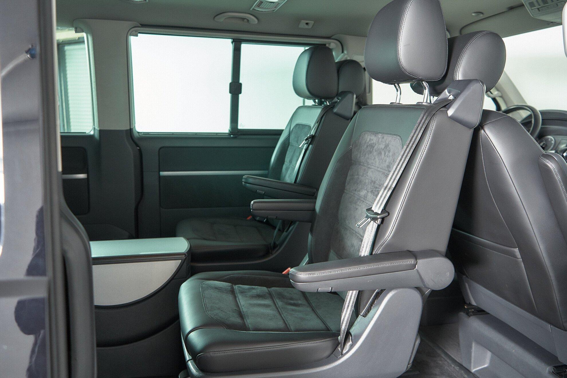 Volkswagen Multivan 2018, черный