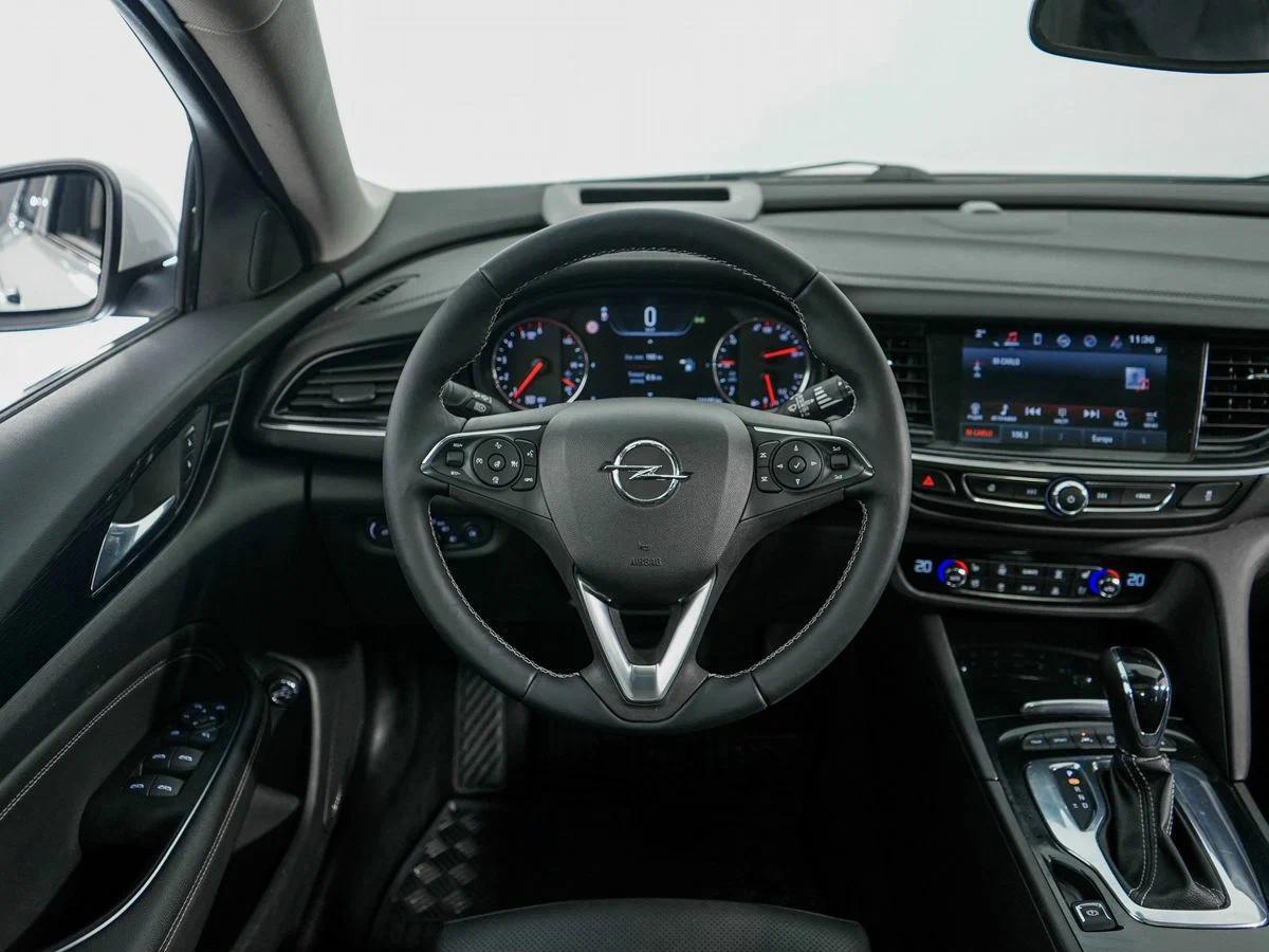 Opel Insignia 2019, белый