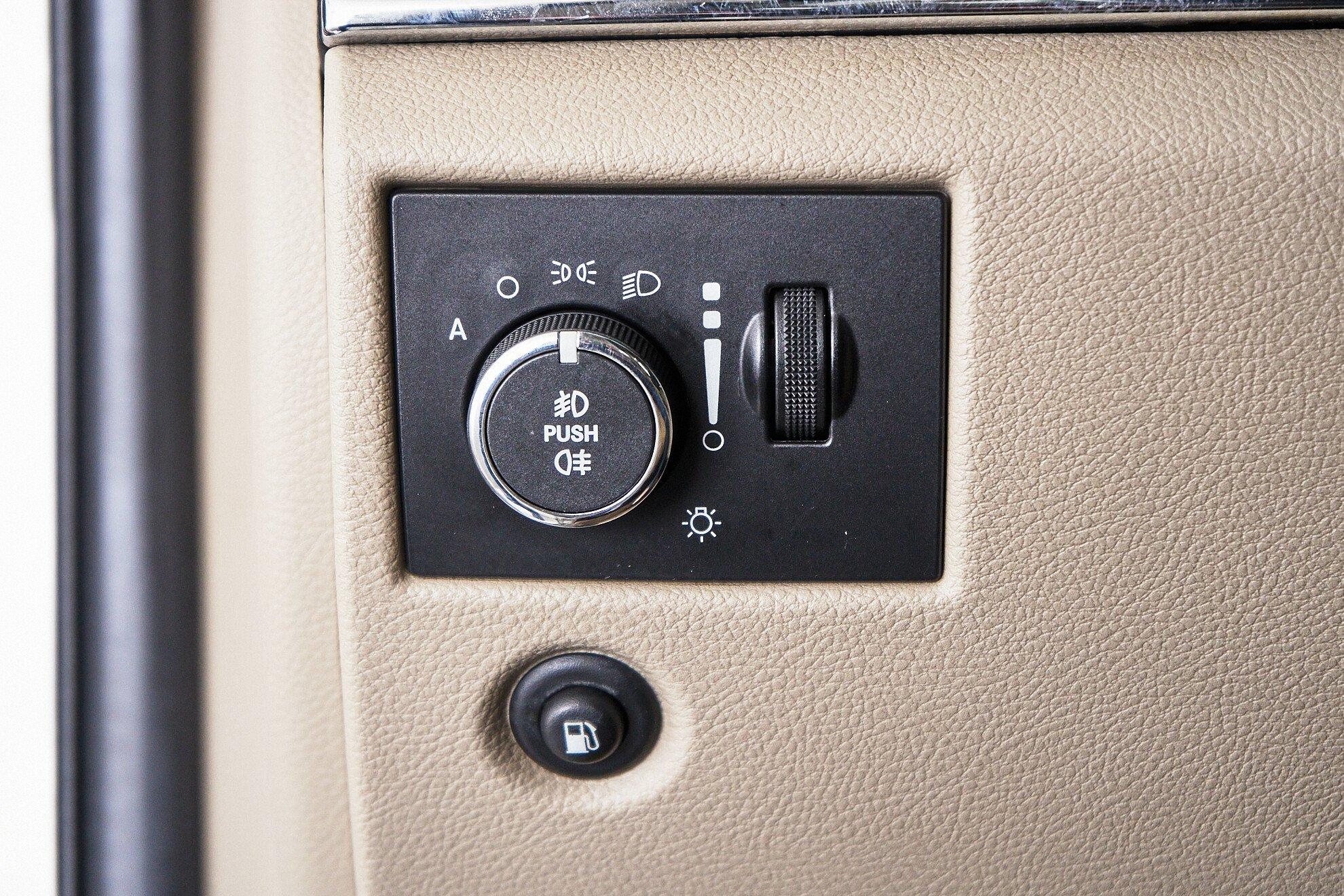Jeep Grand Cherokee 2010, белый