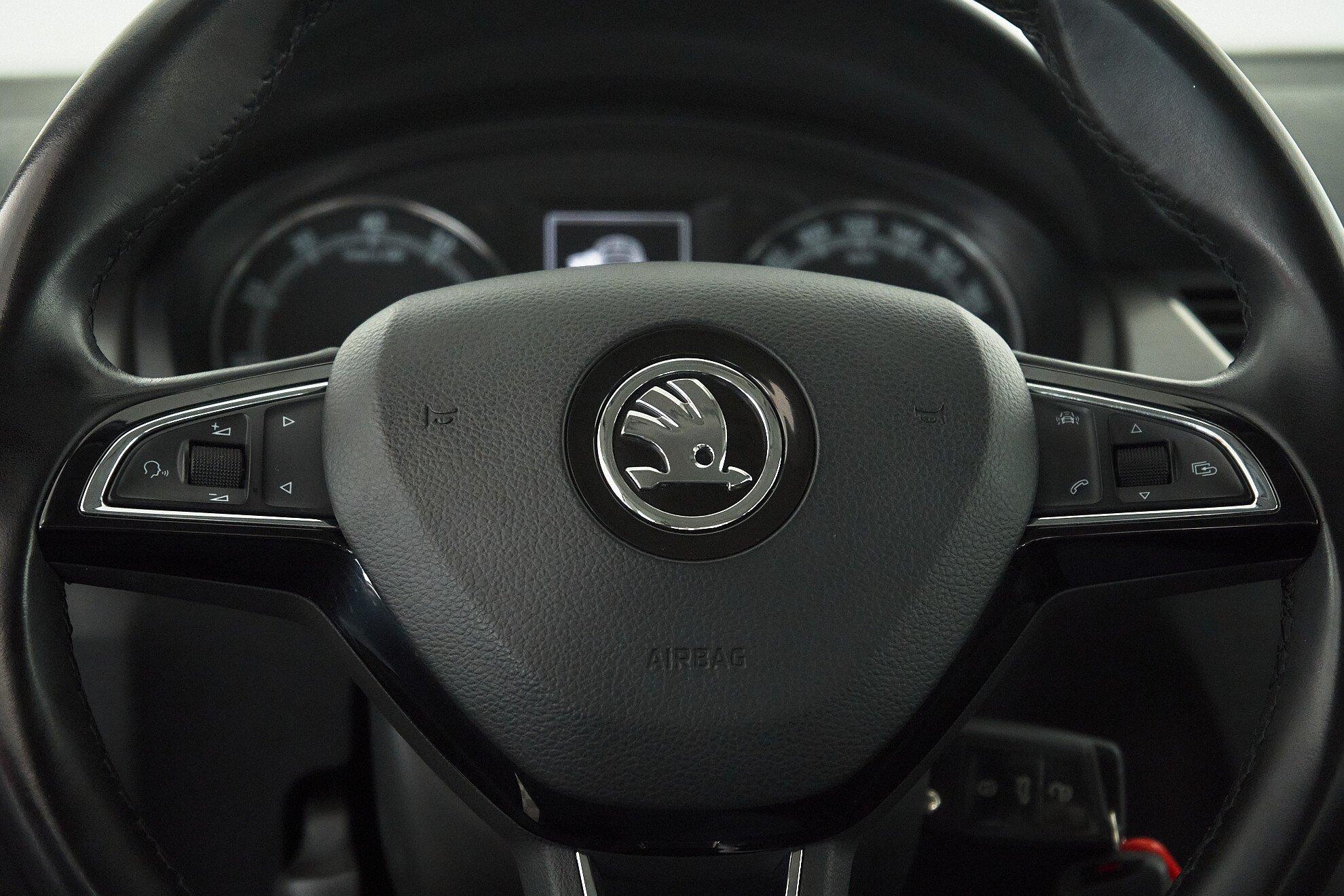 Skoda Rapid 2018, синий