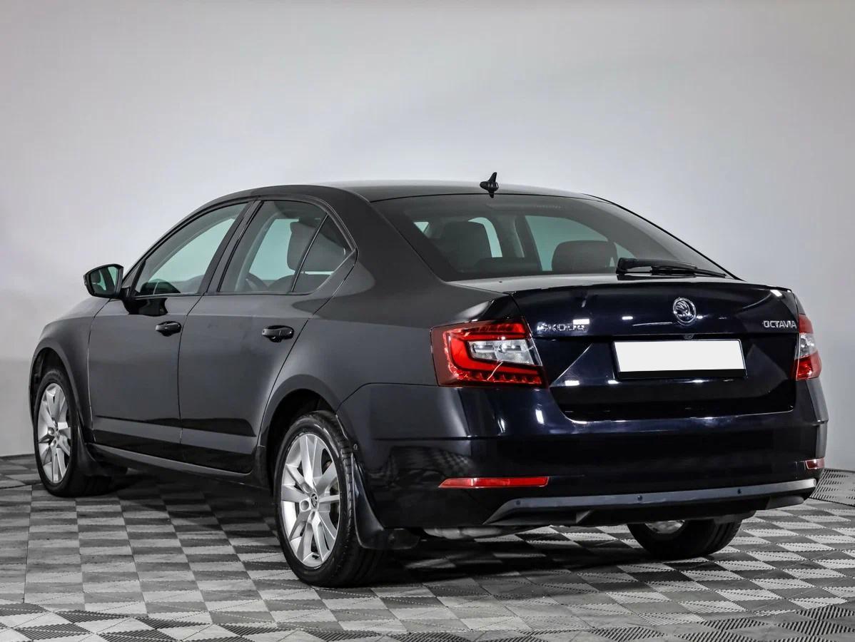 Skoda Octavia 2019, черный