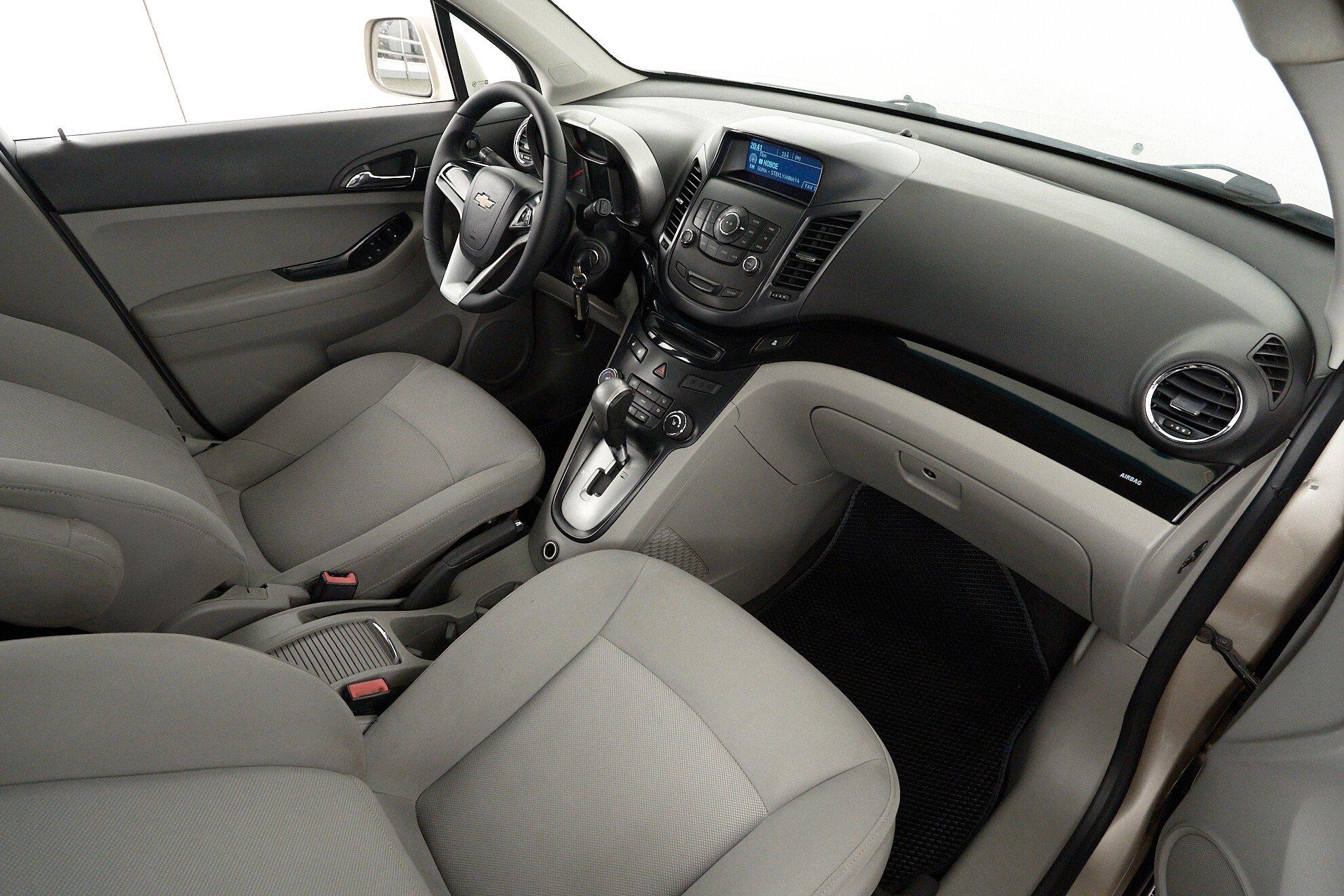 Chevrolet Orlando 2011, бежевый