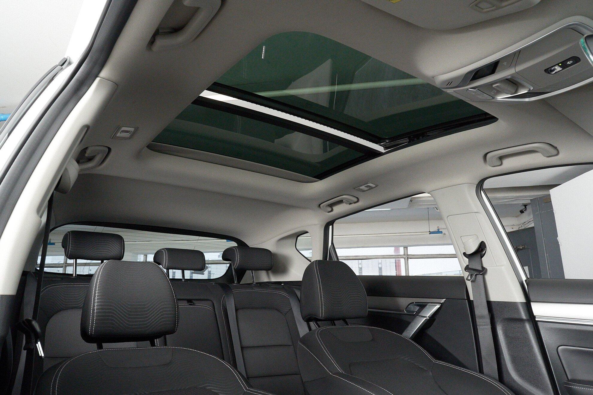 Geely Coolray 2021, белый