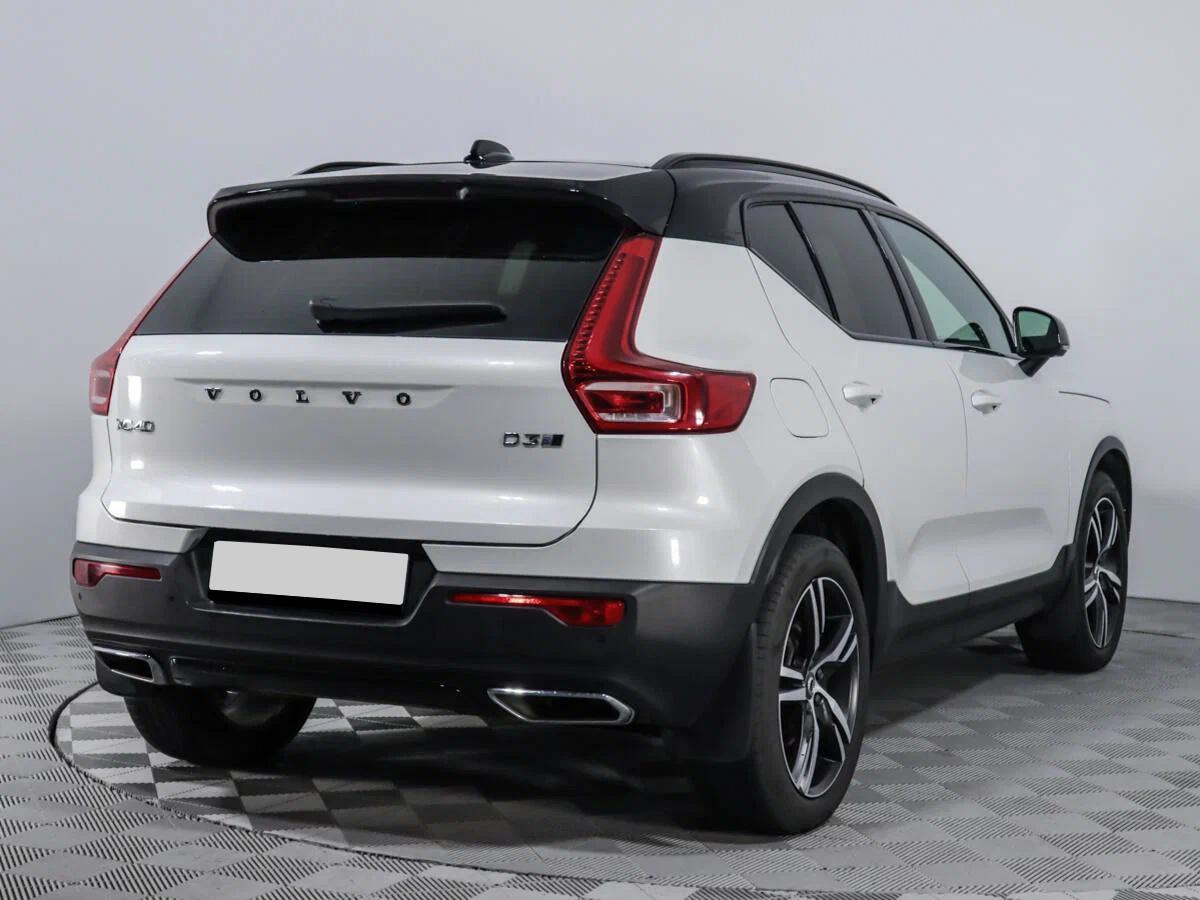 Volvo XC40 2020, белый