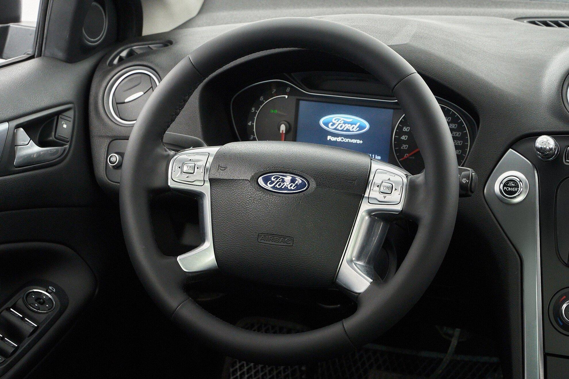 Ford Mondeo 2012, черный