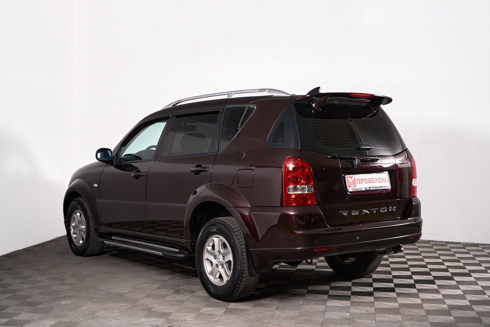 SsangYong Rexton 2011, пурпурный