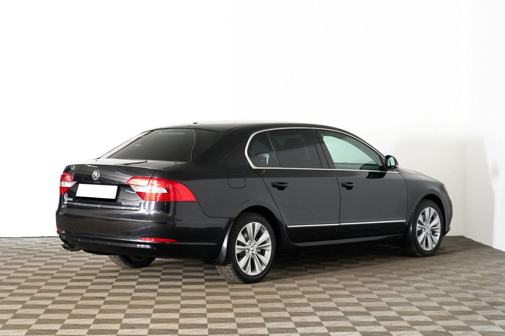 Skoda Superb 2014, черный
