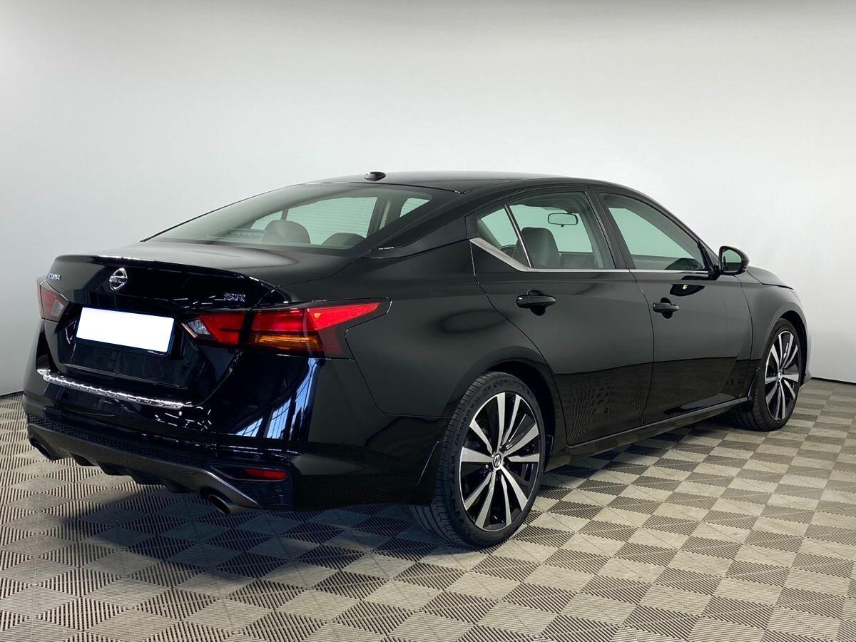 Nissan Altima 2020, черный