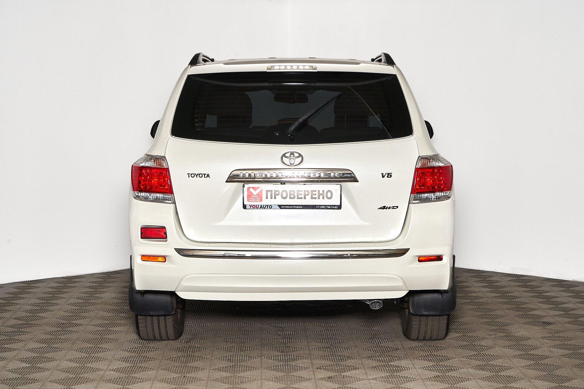 Toyota Highlander 2012, белый