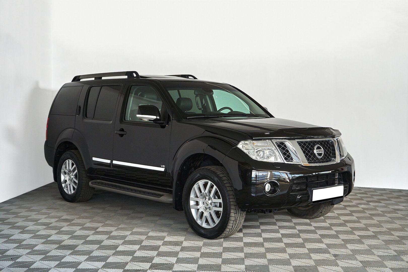 Nissan Pathfinder 2012, черный