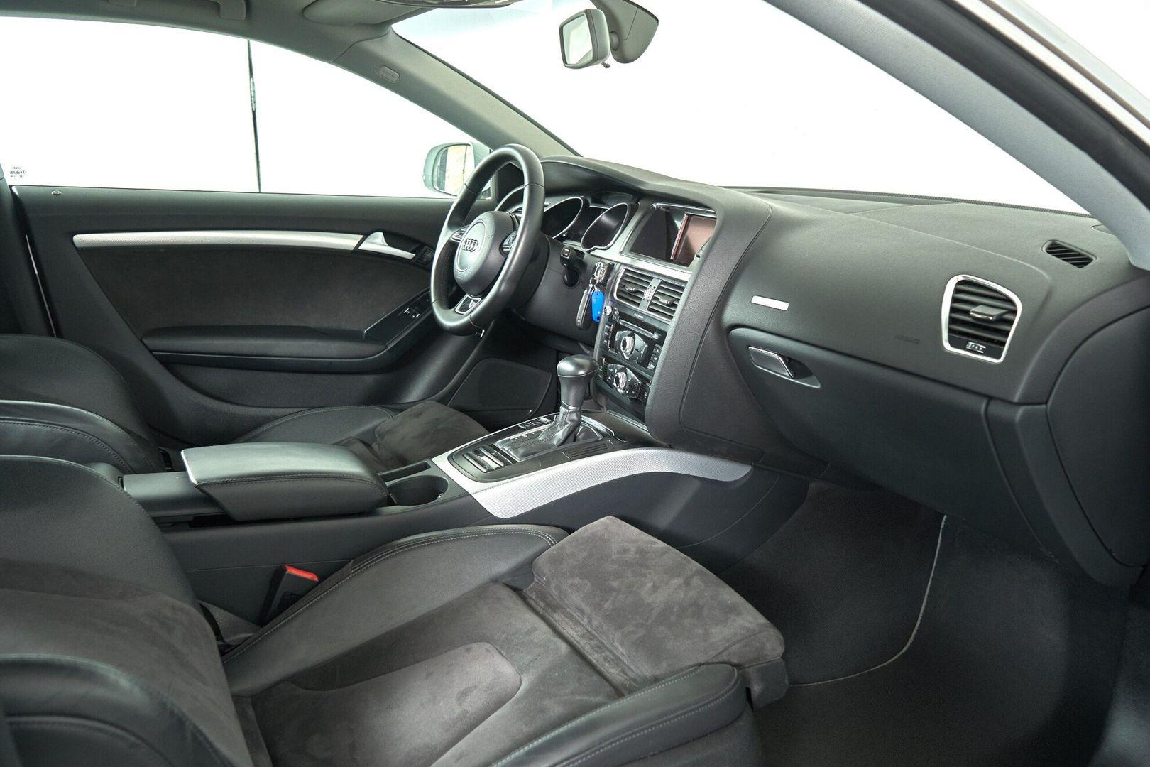 Audi A5 2013, белый