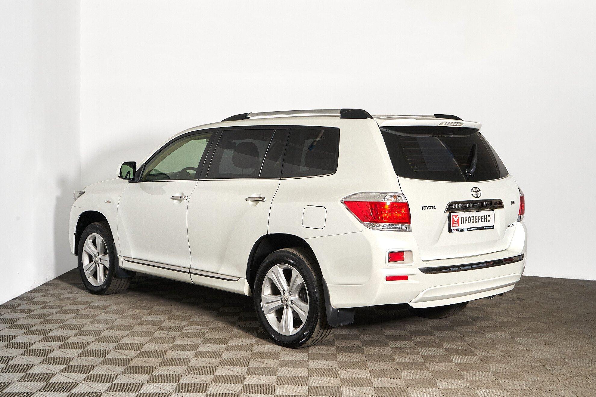 Toyota Highlander 2012, белый