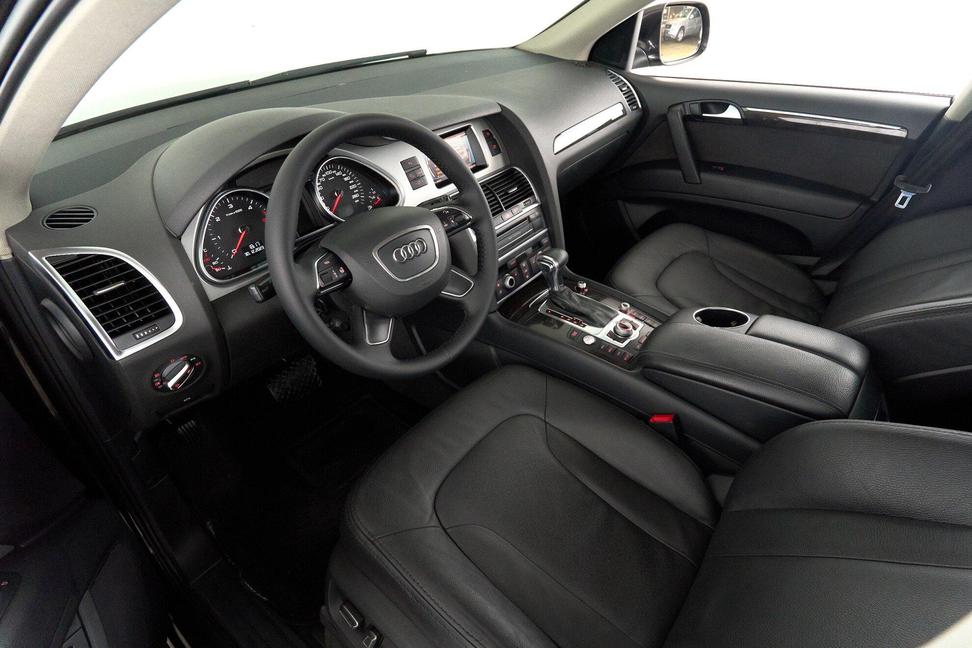 Audi Q7 2014, черный