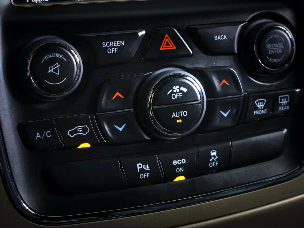 Jeep Grand Cherokee 2015, белый