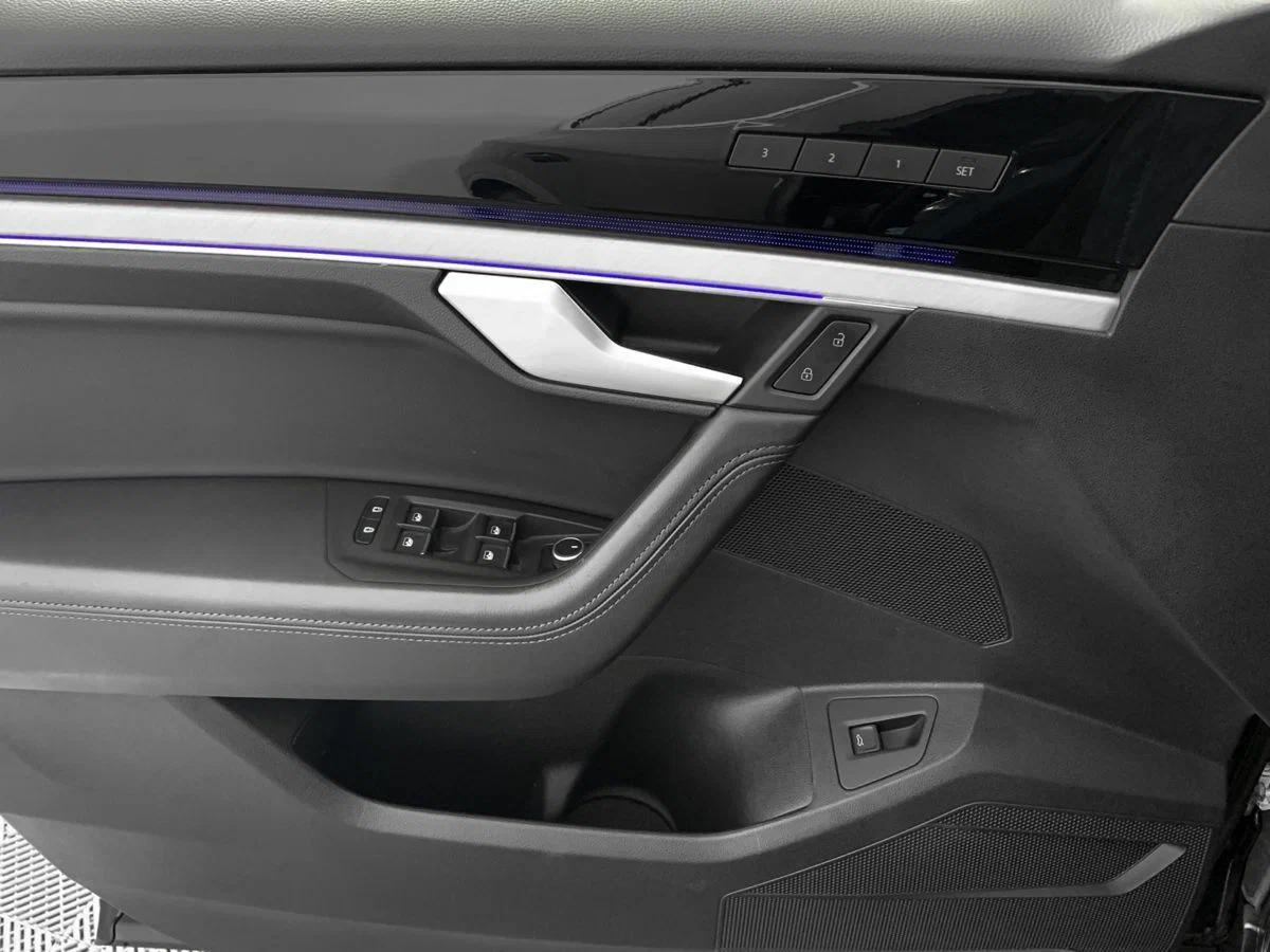 Volkswagen Touareg 2023, черный