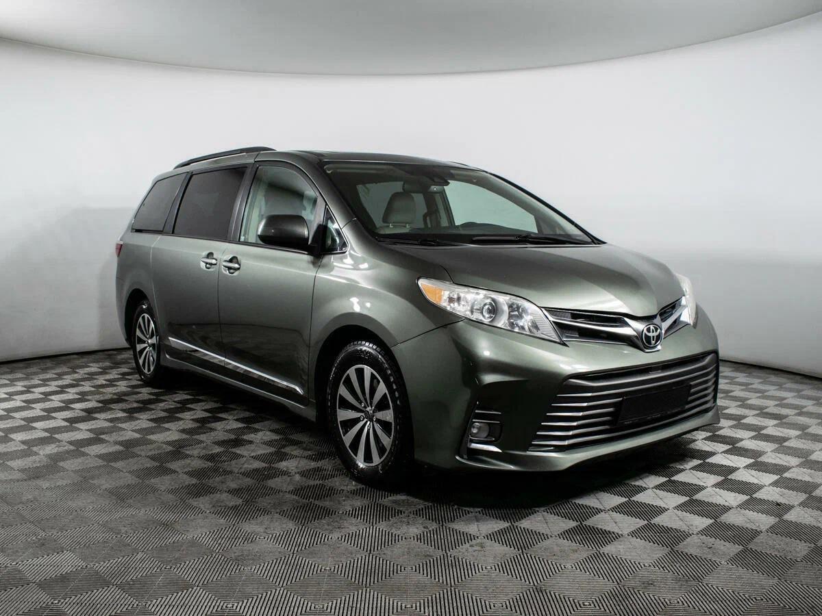 Toyota Sienna 2017, серый