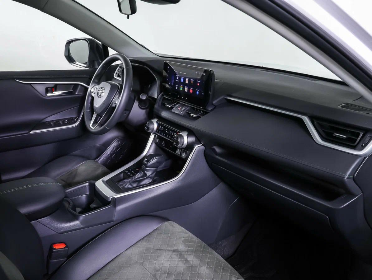 Toyota RAV4 2025, белый