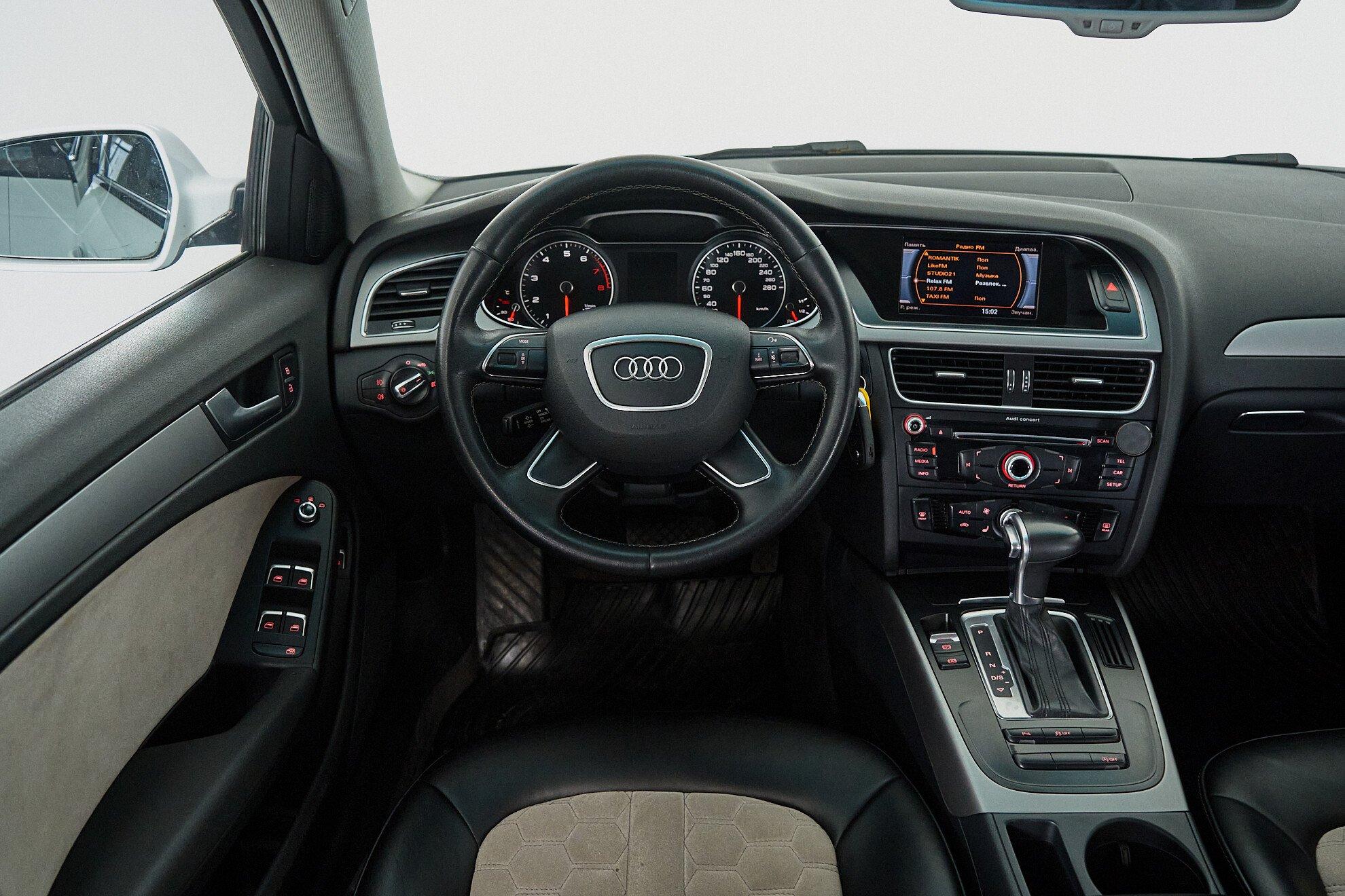Audi A4 2014, белый