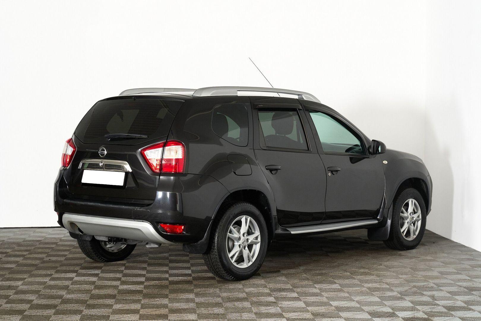 Nissan Terrano 2015, черный