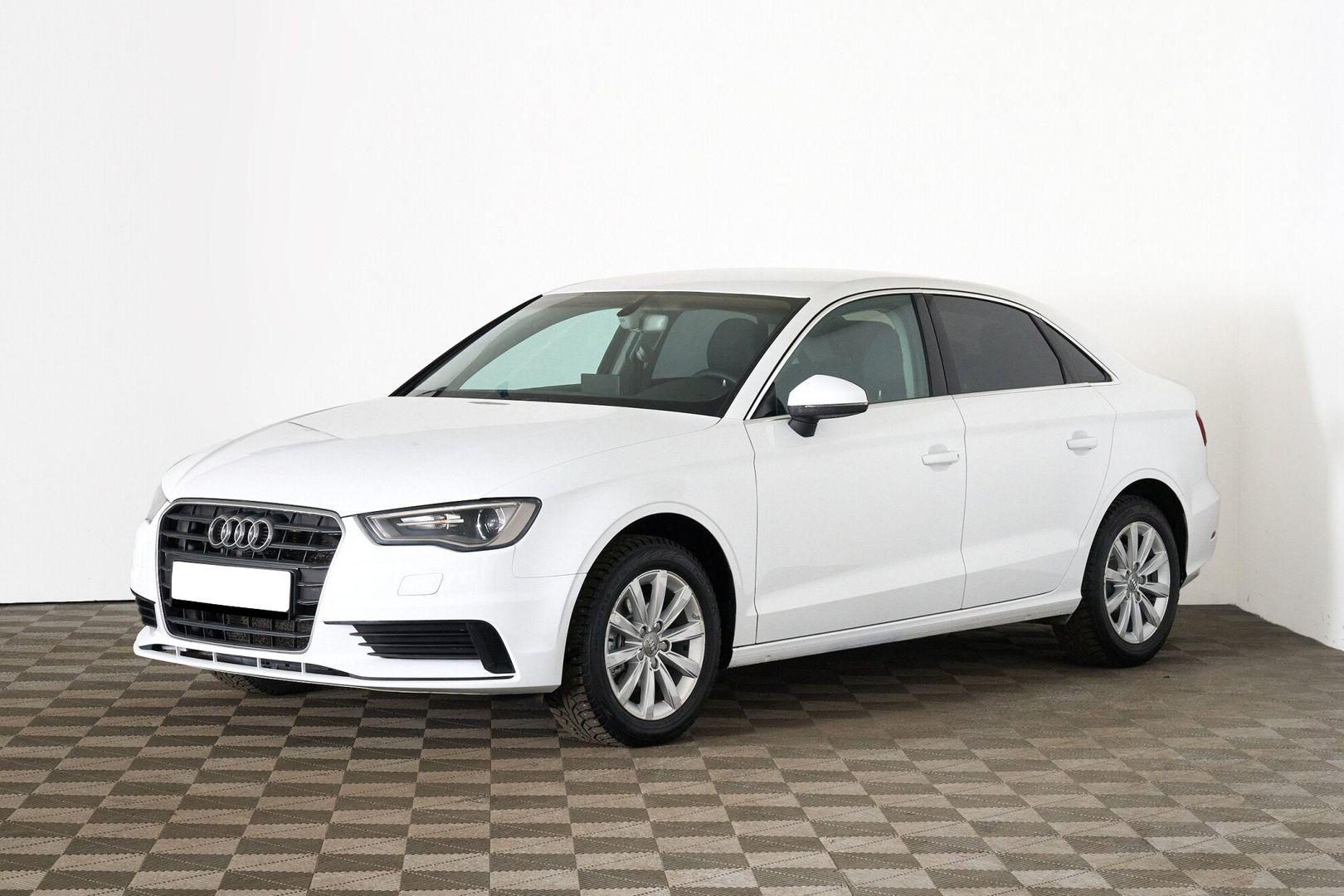 Audi A3 2016, белый